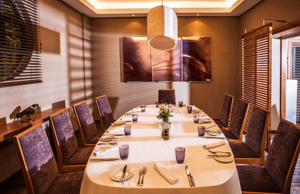 Hennessy Park Hotel Катр-Борн Ресторан фото